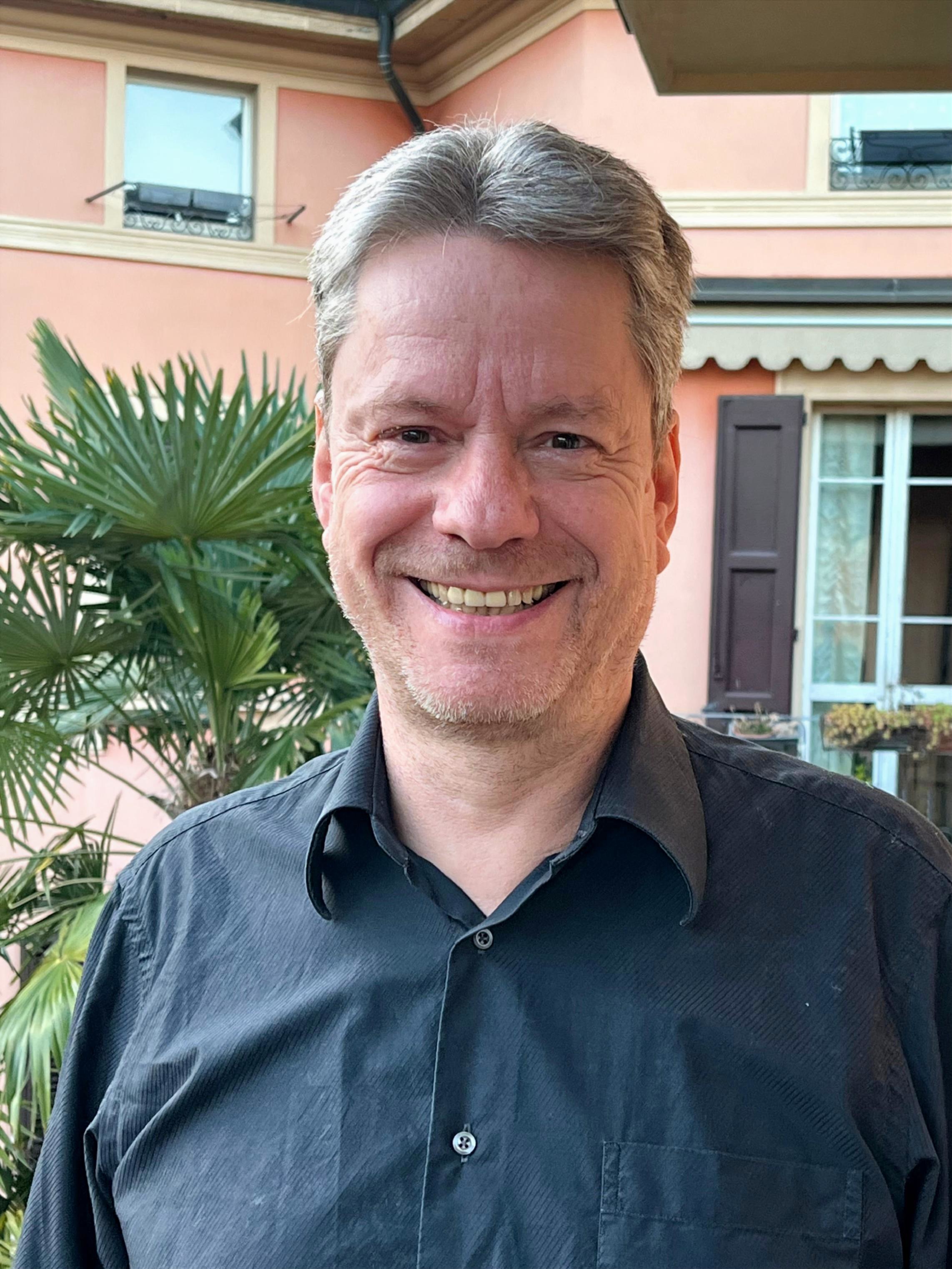 デーゲン， ラルフ